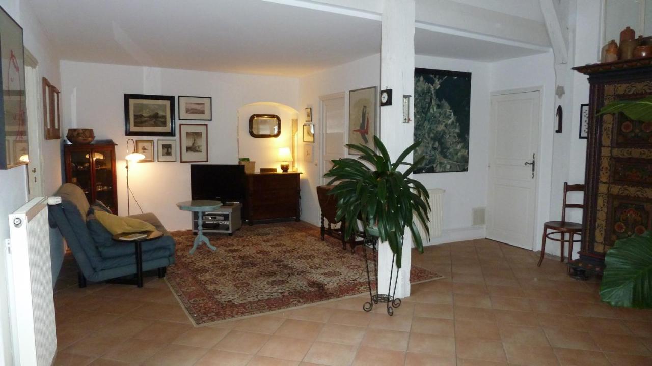Appartement Pres De Dole Menotey Luaran gambar