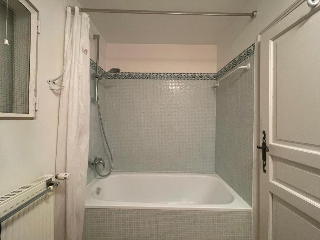Appartement Pres De Dole Menotey Luaran gambar
